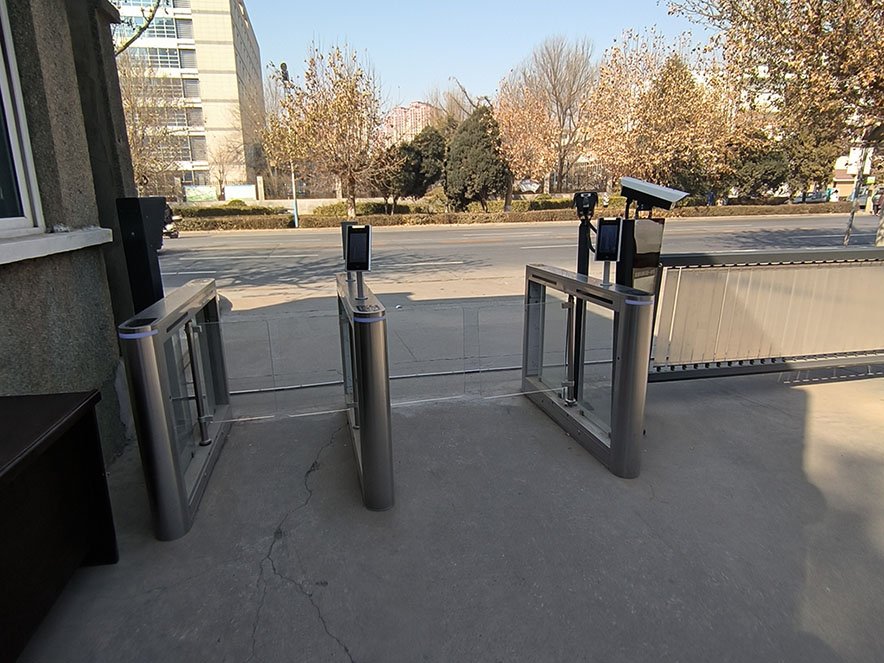 人臉識(shí)別閘機(jī)